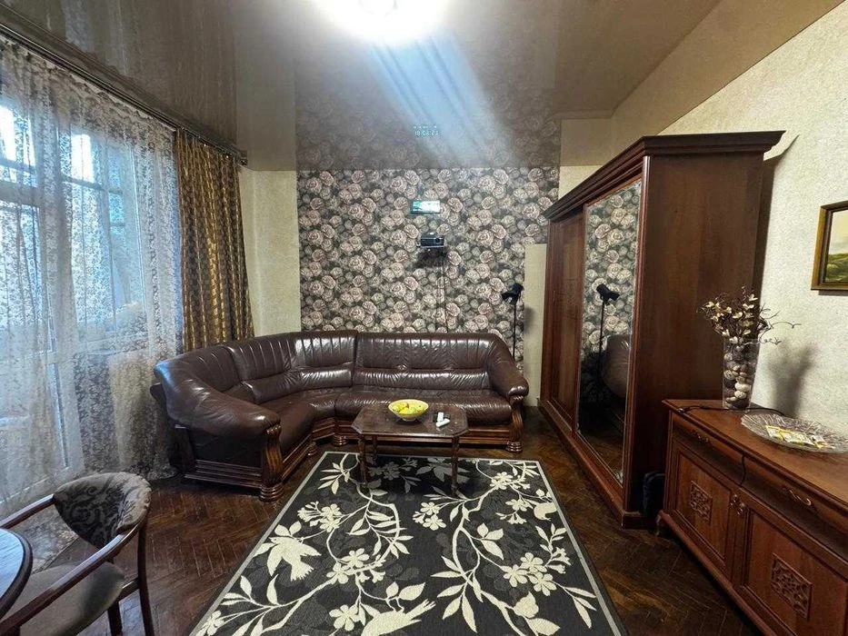 Selling a 2-room apartment in the city center