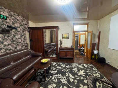Selling a 2-room apartment in the city center