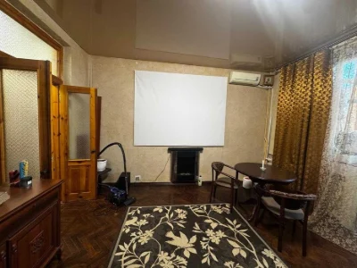Selling a 2-room apartment in the city center