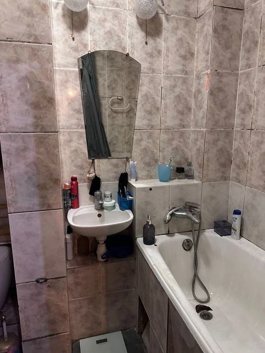 H S2 Selling a 2-room apartment near Saltovskoye metro station