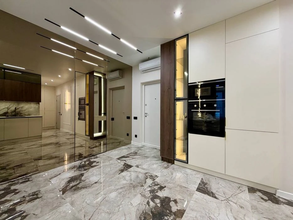From the owner! Center of Arcadia! New chic 2-bedroom apartment in Hellas residential complex