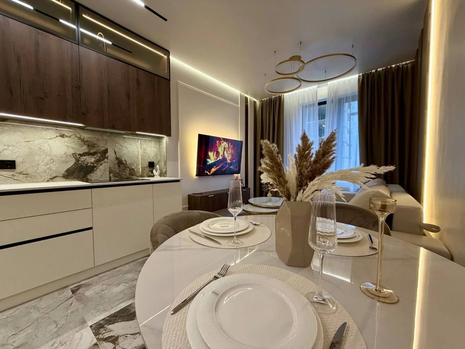 From the owner! Center of Arcadia! New chic 2-bedroom apartment in Hellas residential complex