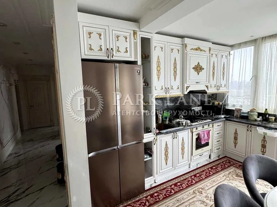 Apartment. Kyiv, Osokorska St.