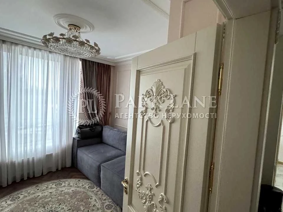 Apartment. Kyiv, Osokorska St.
