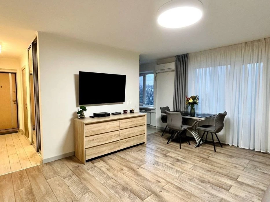 3-room apartment for sale, Lavrska 4, Ivan Mazepa, Arsen metro station