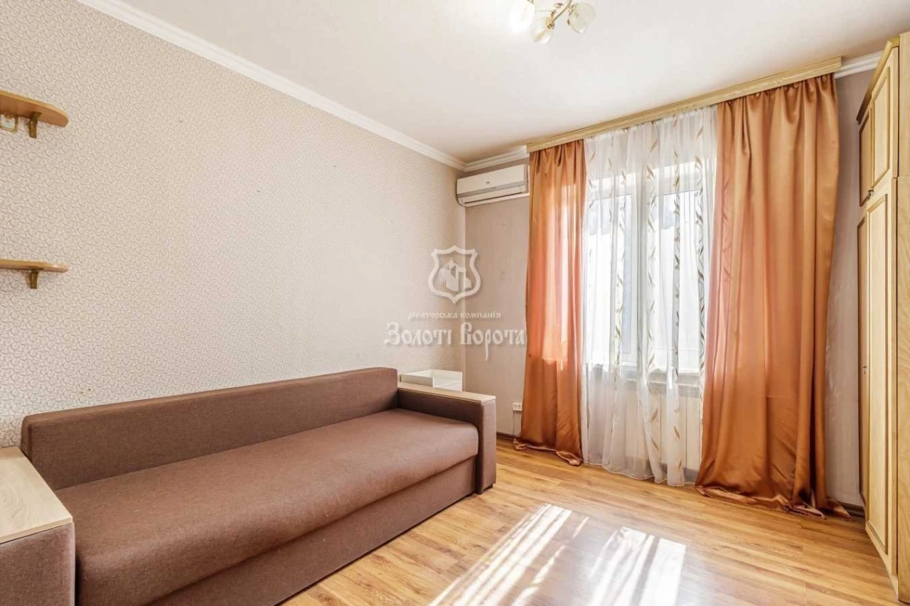 Sale of a 3-room apartment of 74.4 m², Akademika Efremova str.