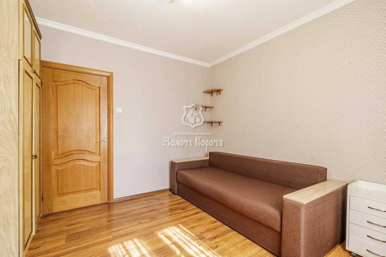 Sale of a 3-room apartment of 74.4 m², Akademika Efremova str.