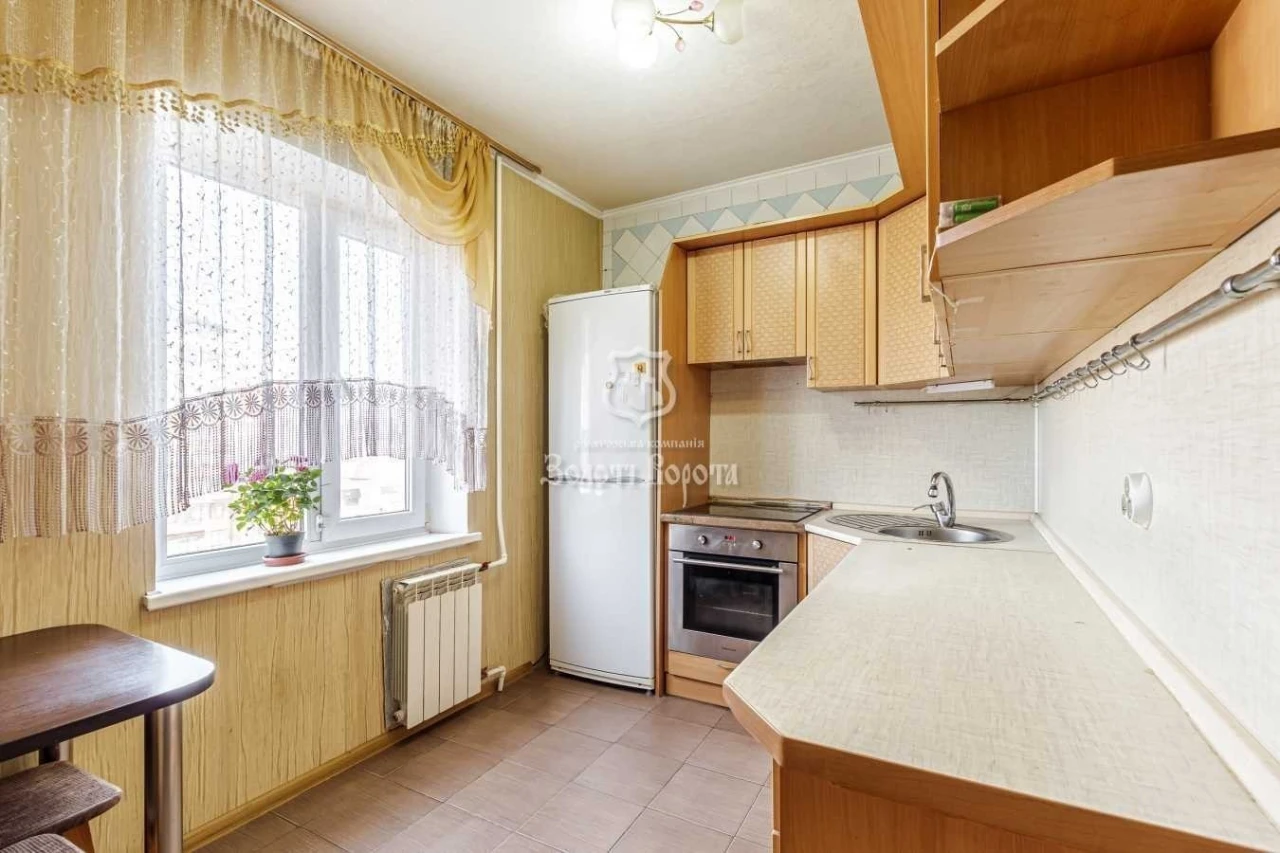 Sale of a 3-room apartment of 74.4 m², Akademika Efremova str.