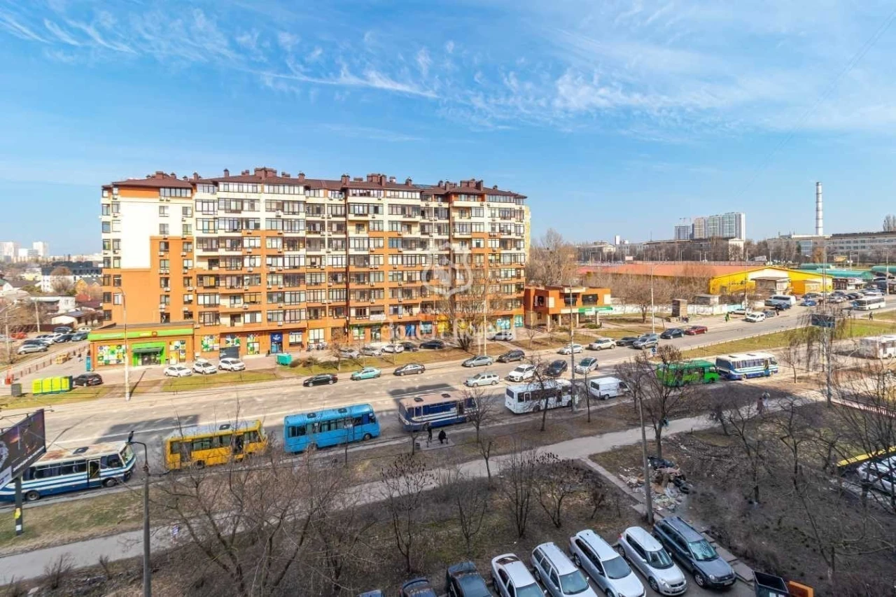 Sale of a 3-room apartment of 74.4 m², Akademika Efremova str.