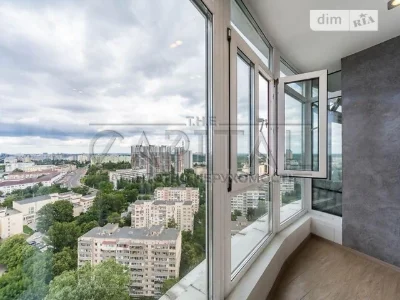 Продаж 2к квартири 85 кв. м на вул. Михайла Максимовича 3Г •