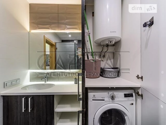Продаж 2к квартири 85 кв. м на вул. Михайла Максимовича 3Г •