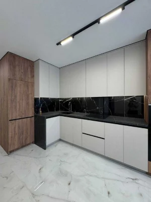 Selling a one-room apartment near the city lake!