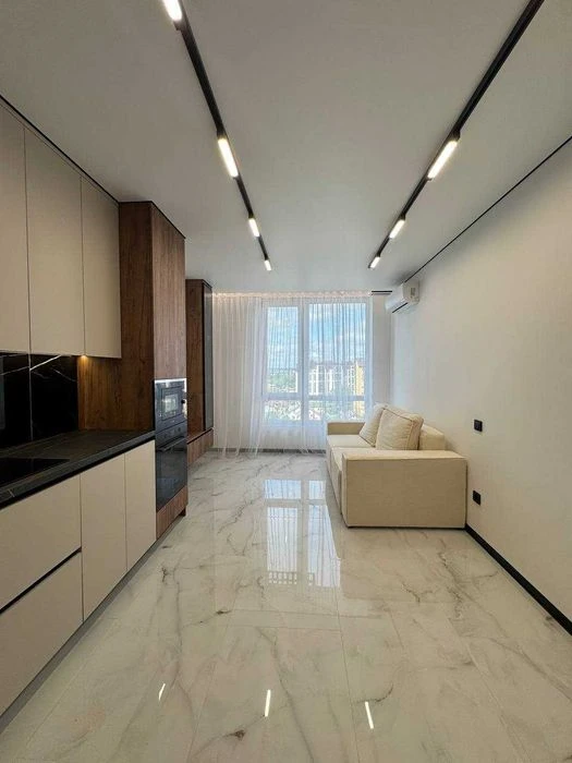 Selling a one-room apartment near the city lake!