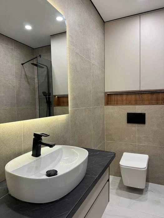 Selling a one-room apartment near the city lake!