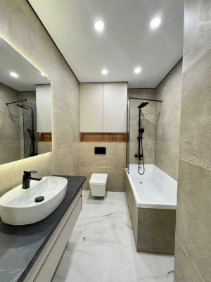 Selling a one-room apartment near the city lake!