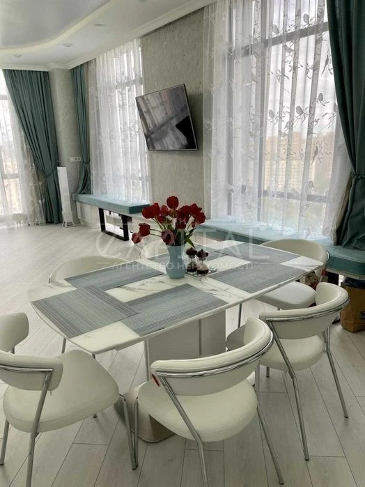 Apartment for sale in Park Avenue VIP residential complex, Holoseevsky district, Dem