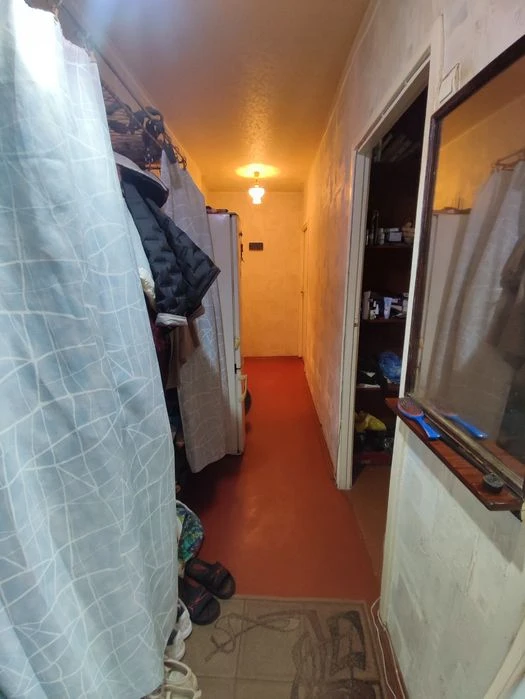 For sale 3-room apartment, metro Saltovskaya, 522 m--n, Neskorenyk st.