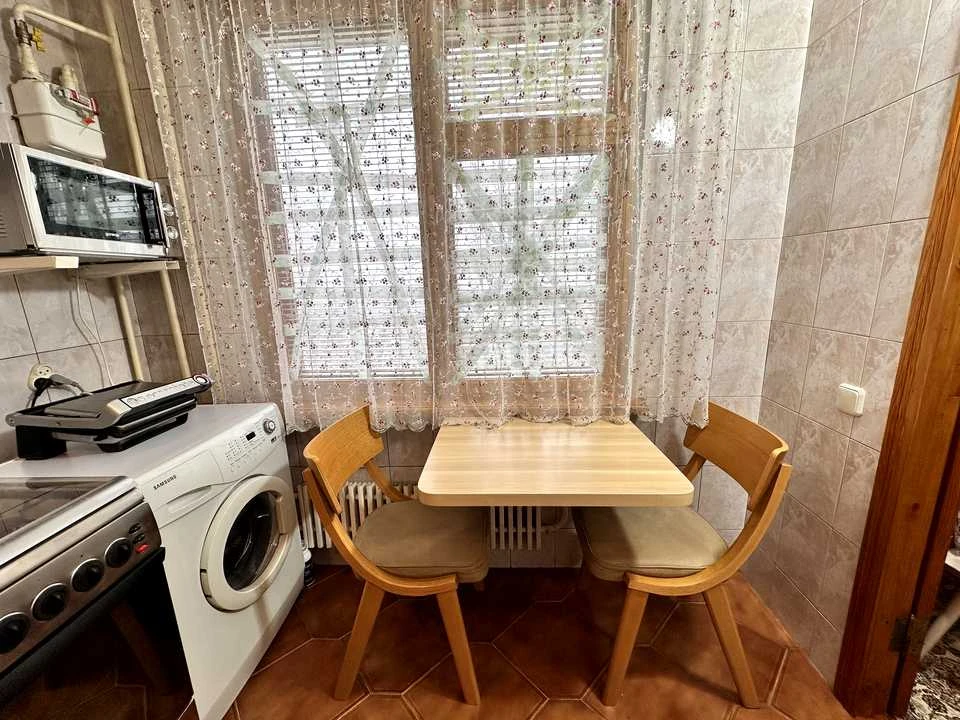 Apartment. Kharkiv, Peremohy Avenue.