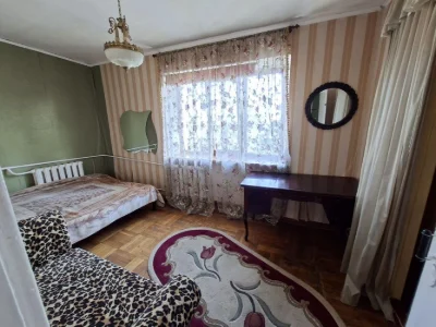 Продам двухкомнатную на Фабричной
