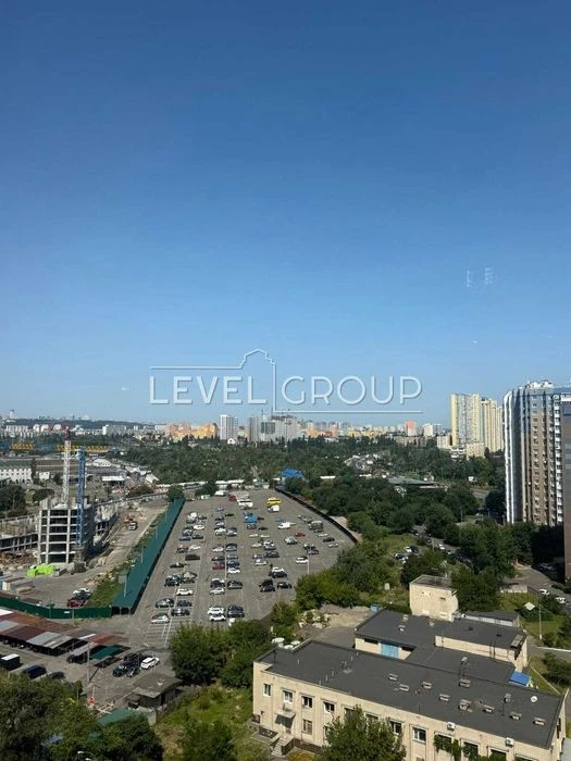 Продаж 3-кімнатної квартири за адресою Харківське шосе, 58а/