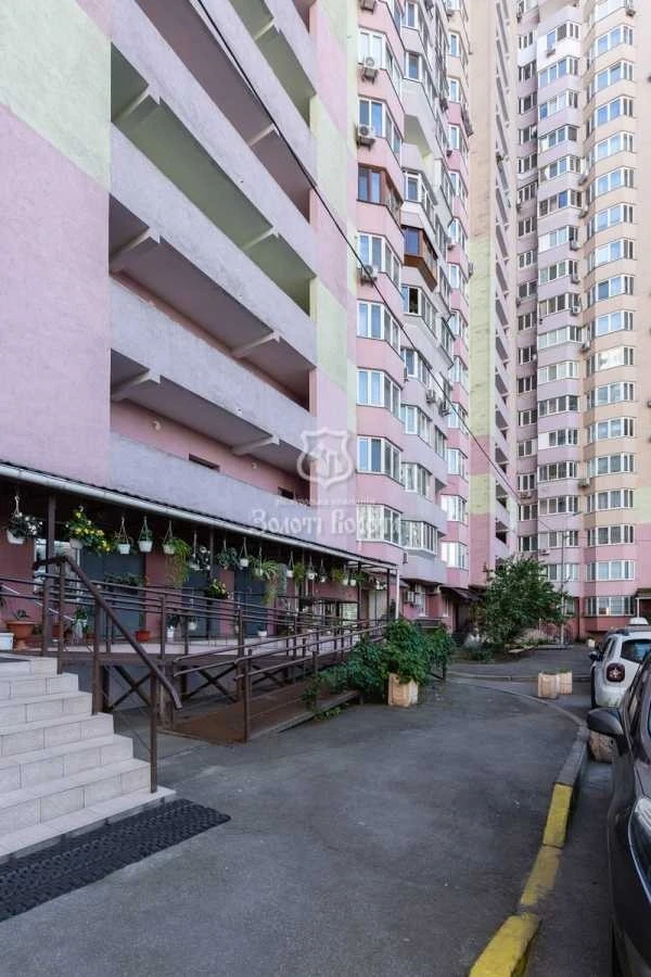 3-room apartment for sale 96.5 m², Mykola Zakrevskoho St.