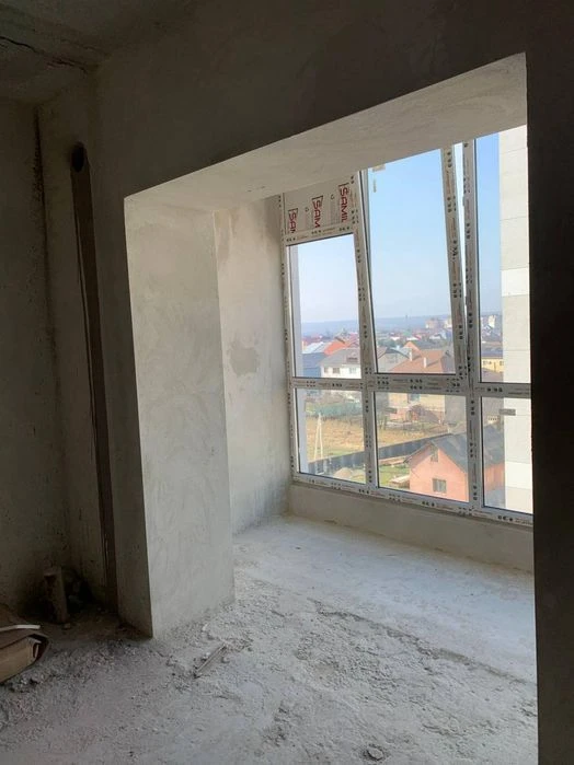 Продажа: Двухкомнатная квартира возле Эпицентра.