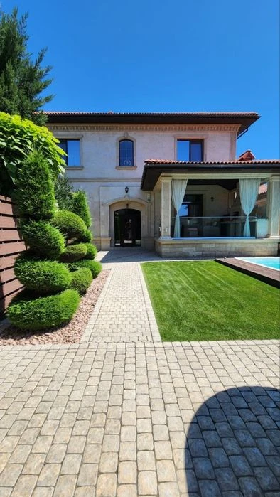 NEW house for sale in Sauvignon