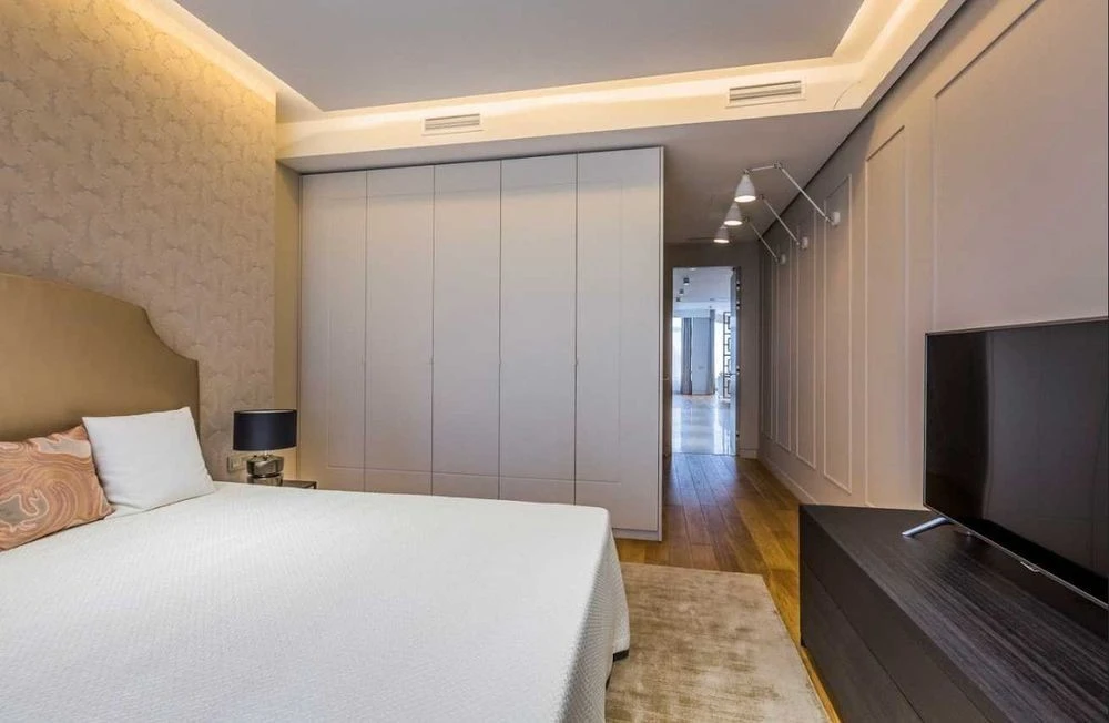 Продам квартиру (125м2)з авторським ремонтом та видом на Дні