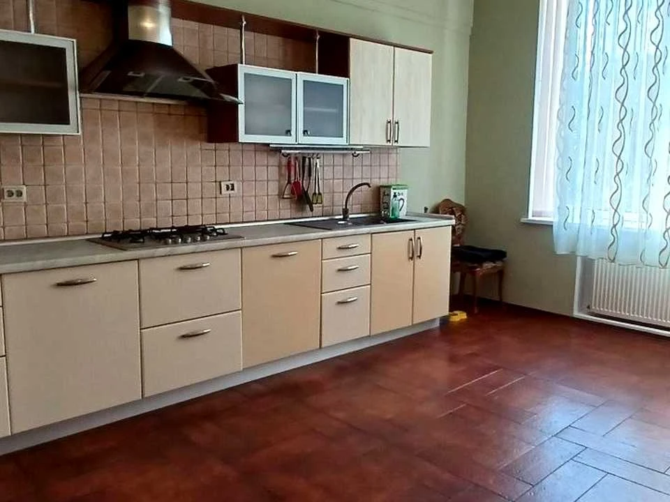 Будинок. Одеса, Анатолія Бачинського вул.