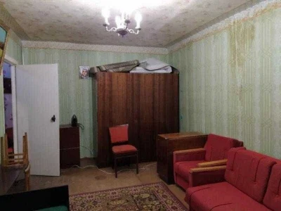 Продам 1 к. ізольовану квартиру метро 10 хв пішки