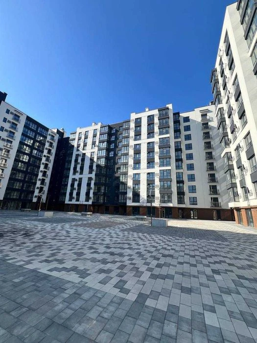 Простора 2-кімнатна квартира — ЖК Липки-2, поруч озеро та па