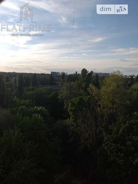 Sale of 2-room apartment 51.5 sq. m. on Akademika Shchuseva 34/1 street