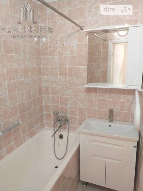 Sale of 2-room apartment 51.5 sq. m. on Akademika Shchuseva 34/1 street