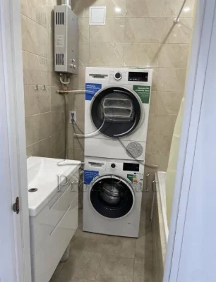 For sale 2-room apartment Lobanovskogo 57/Solomʼyanka/Lobanovskogo 57