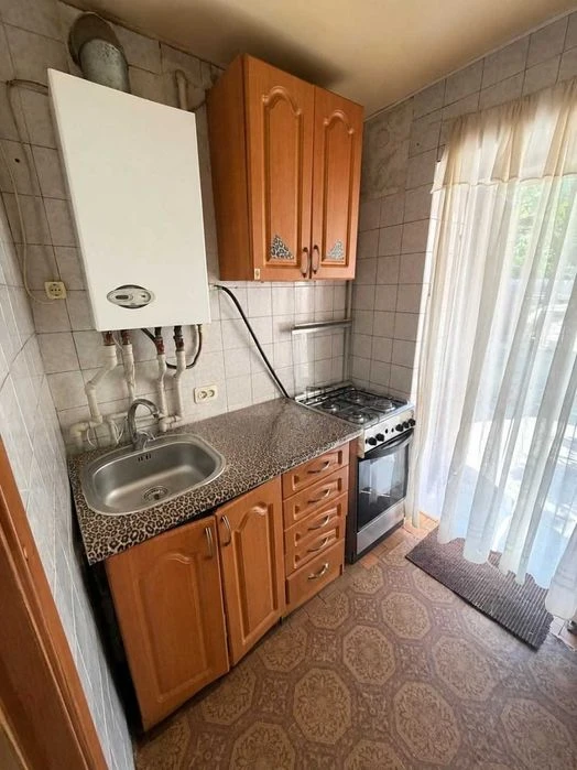 Продаж частини будинку 57 м2 + гараж зуп 4 Нова поліклініка