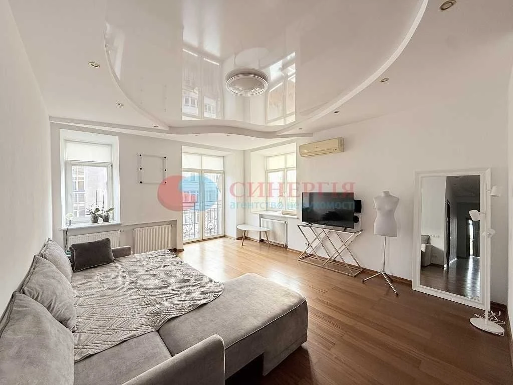 Продаж 3-кімнатної квартири 128 м², Почайнинська вул., 70