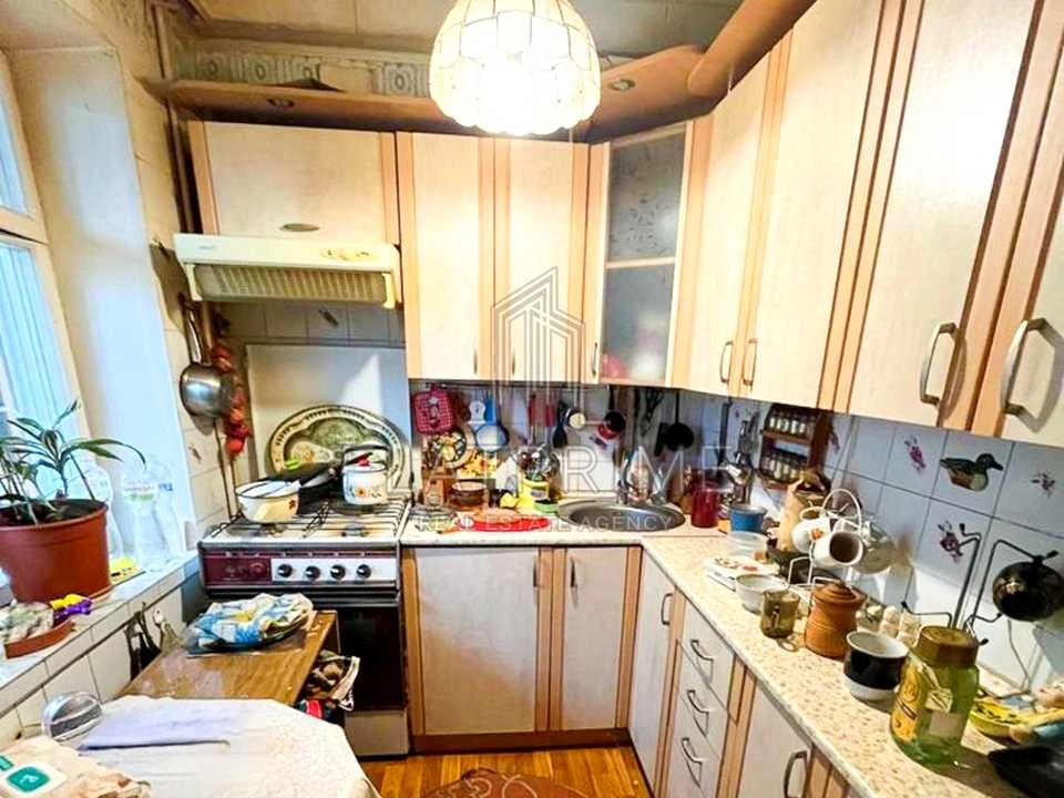 Квартира. Киев, Жюля Верна бульв. (Ромена Роллана)