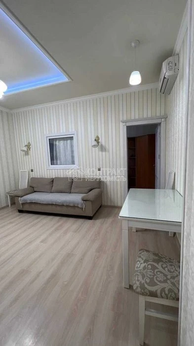 Selling 3 rooms at the Derzhprom center, metro station Nauky, certificate voucher Dana