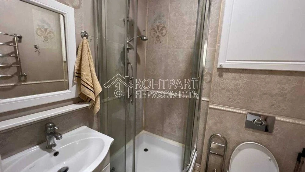 Selling 3 rooms at the Derzhprom center, metro station Nauky, certificate voucher Dana