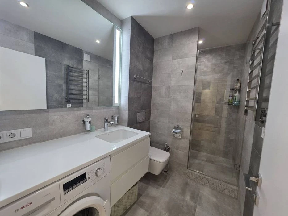 Sale of a designer 3-room apartment of 102m² in the residential complex Schaslyvy (Pidsta