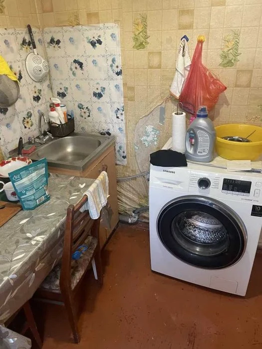 Продаж 1-ї квартири із залізним гаражем на Аваліані (213-132
