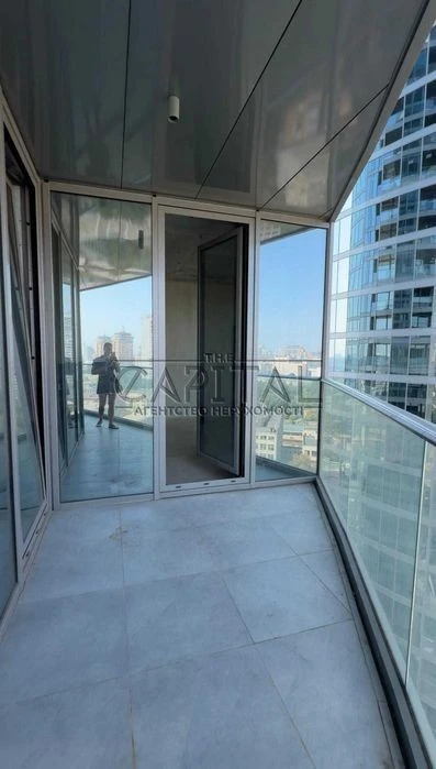 NO COMMISSION! DISCOUNT! One-room apartment for sale in premium