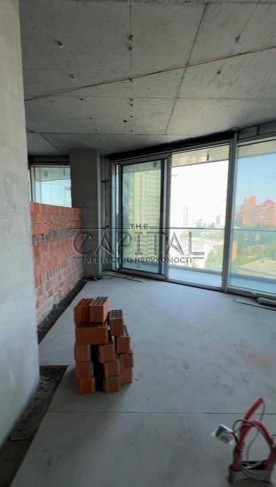 NO COMMISSION! DISCOUNT! One-room apartment for sale in premium