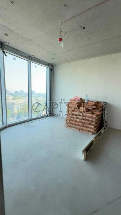 NO COMMISSION! DISCOUNT! One-room apartment for sale in premium