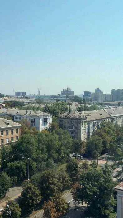 NO COMMISSION! DISCOUNT! One-room apartment for sale in premium