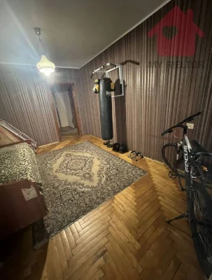 Продаж трикімнатної квартири по вул.Міцкевича