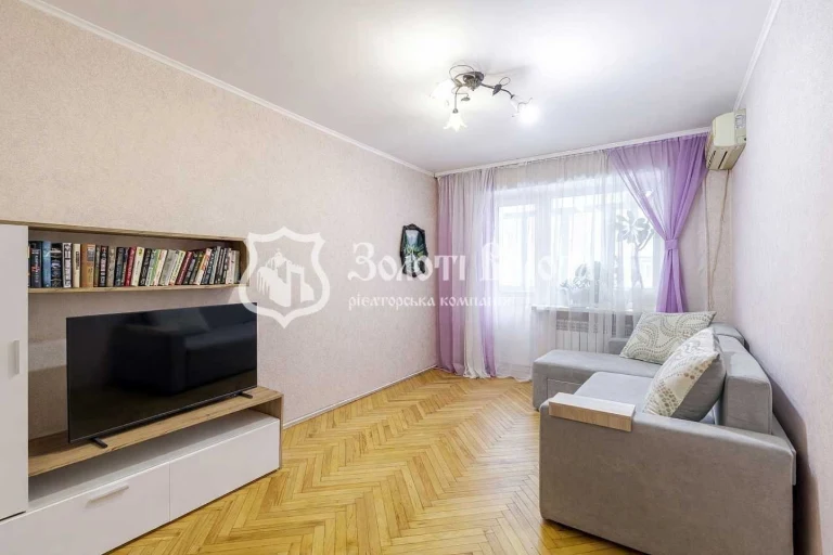 2-room apartment for sale 43.5 m², Akademika Tupoleva st.