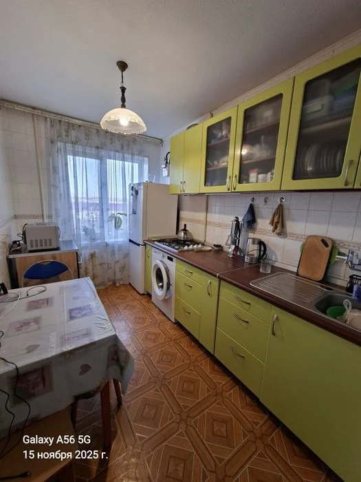 Продам 2 ком.кв. на ж/м.Солнечный.