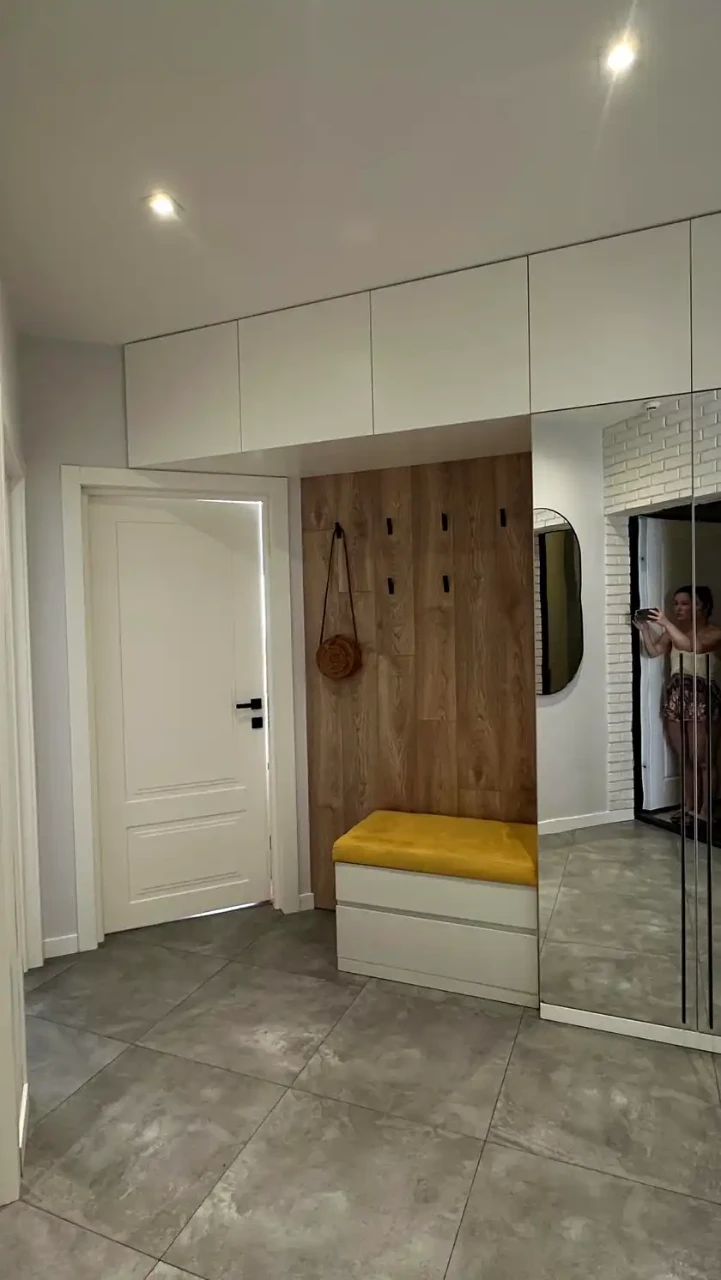 Apartment for sale 2-room. 67.5 m² 8/24 floor.