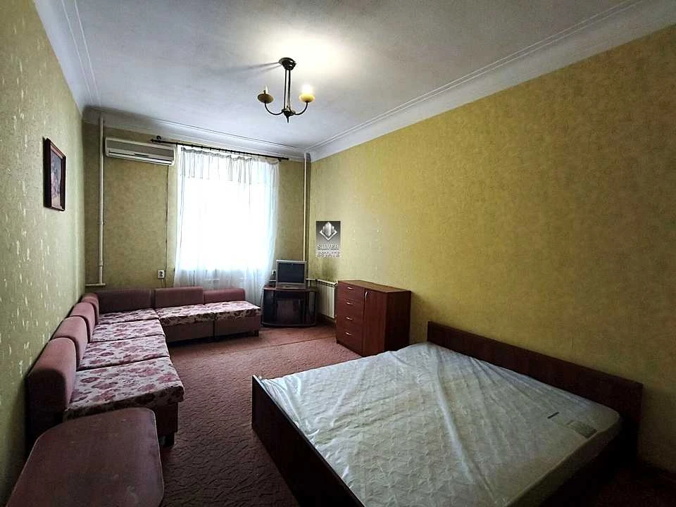 Квартира. Запорожье, Парковый бульв. (Леонова)